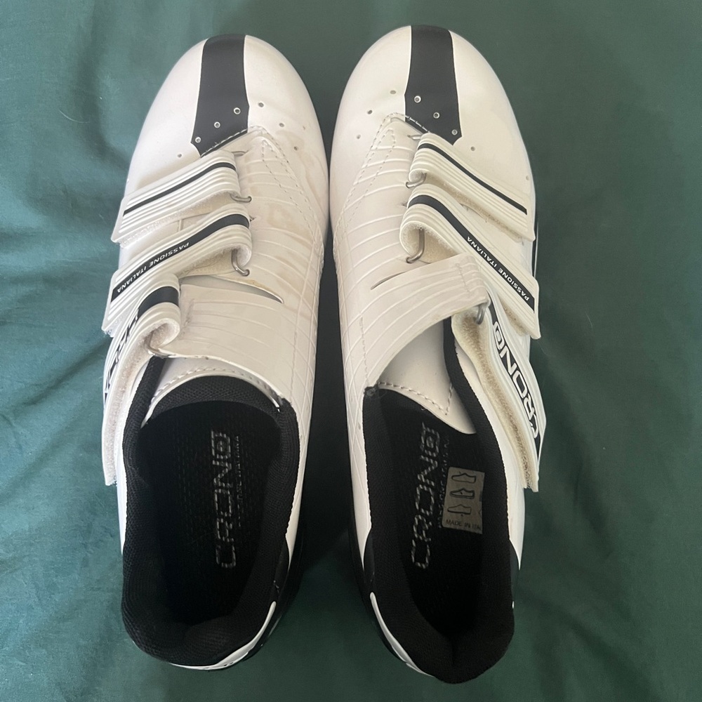 Crono bike shoes - size 40
